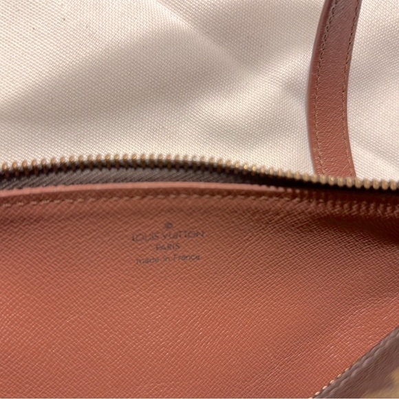 Louis Vuitton Papillon Handbag - Picture 9 of 9